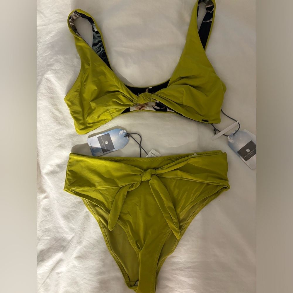 BNWT Everyday Sunday Reversible Bikini Size Medium